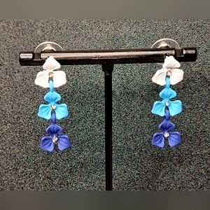 👌NEW - Chic Floral Drop Earrings in Blue and White
